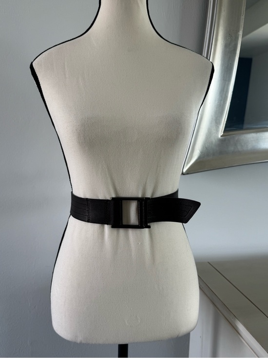 Yves Saint Laurent Black leather  - Belt with Square Buckle main image 10